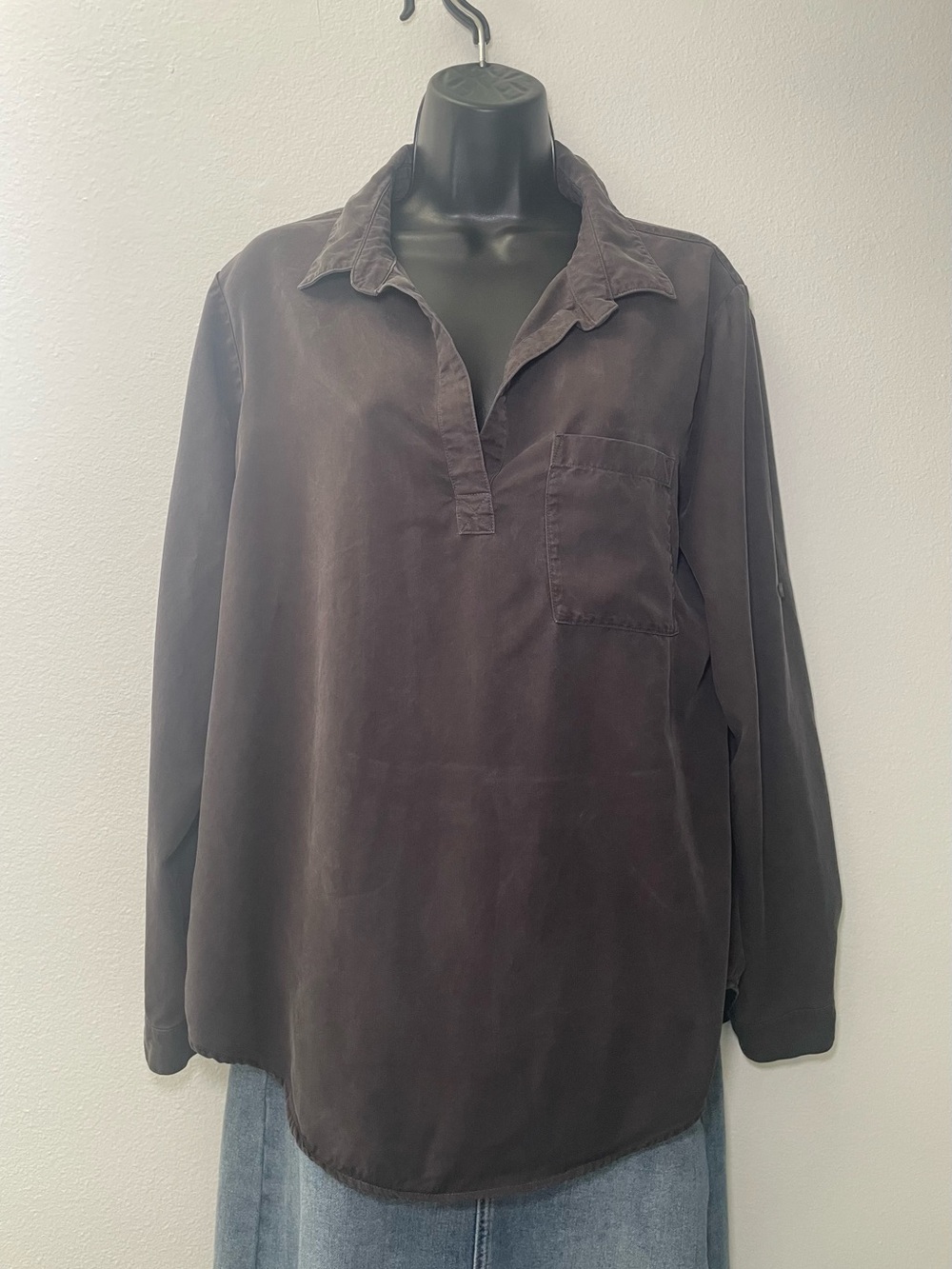 Cloth & Stone Brown Tencel Popover Blouse Long Sleeve Pocket Top Size Large - Picture 2 of 8